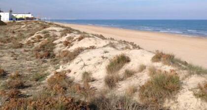 4 Bedrooms Apartament-2 minutes walk to Seafront -
