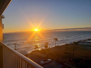 Property grounds - Oceanfront Retreat, Direct Beach Access, Pool, Sunrise Ocean Views (Daytona Beach)