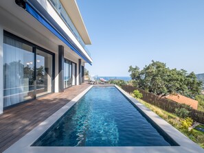 Et oppvarmet basseng