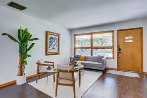 Interior - Private Patio W/ Fenced Yard in Safe Area! (Wichita)