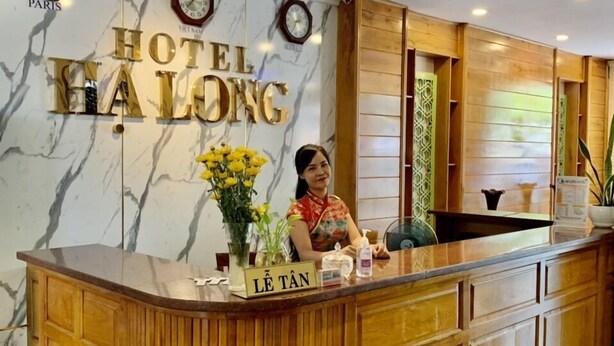 Reception - Ha Long Hotel (Ho Chi Minh City)
