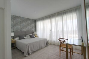 3 makuuhuonetta, silitysrauta/-lauta, ilmainen Wi-Fi, vuodevaatteet