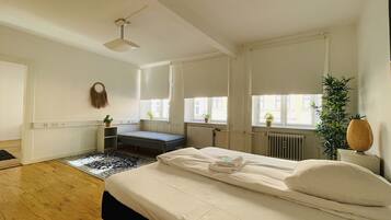 6 bedrooms, iron/ironing board, travel cot, free WiFi