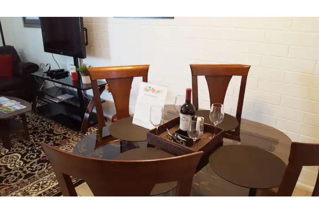 Great Location ASU Tempe 2 bed Comfy Priced Right!