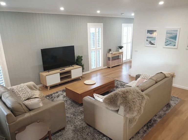 Luxurious Brand New Large Family House W Air Con - Lakes Entrance