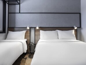 Standard Room, Multiple Beds | Minibar, blackout drapes, soundproofing, free WiFi - Ibis Botucatu (Botucatu)