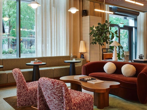 Tribe London Canary Wharf