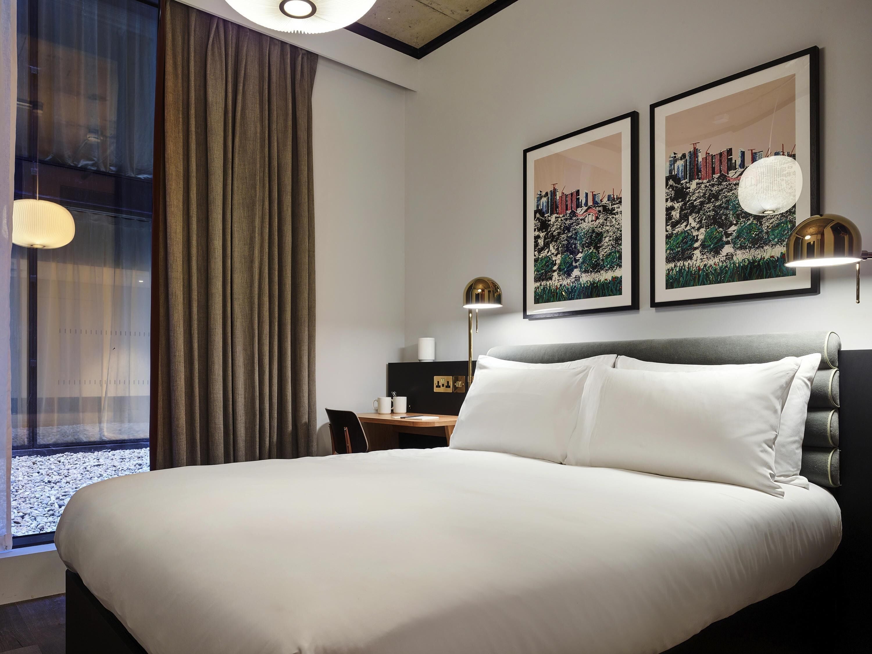 Premium bedding, in-room safe, desk, laptop workspace