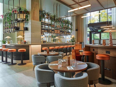 Bar (on property). Tribe London Canary Wharf