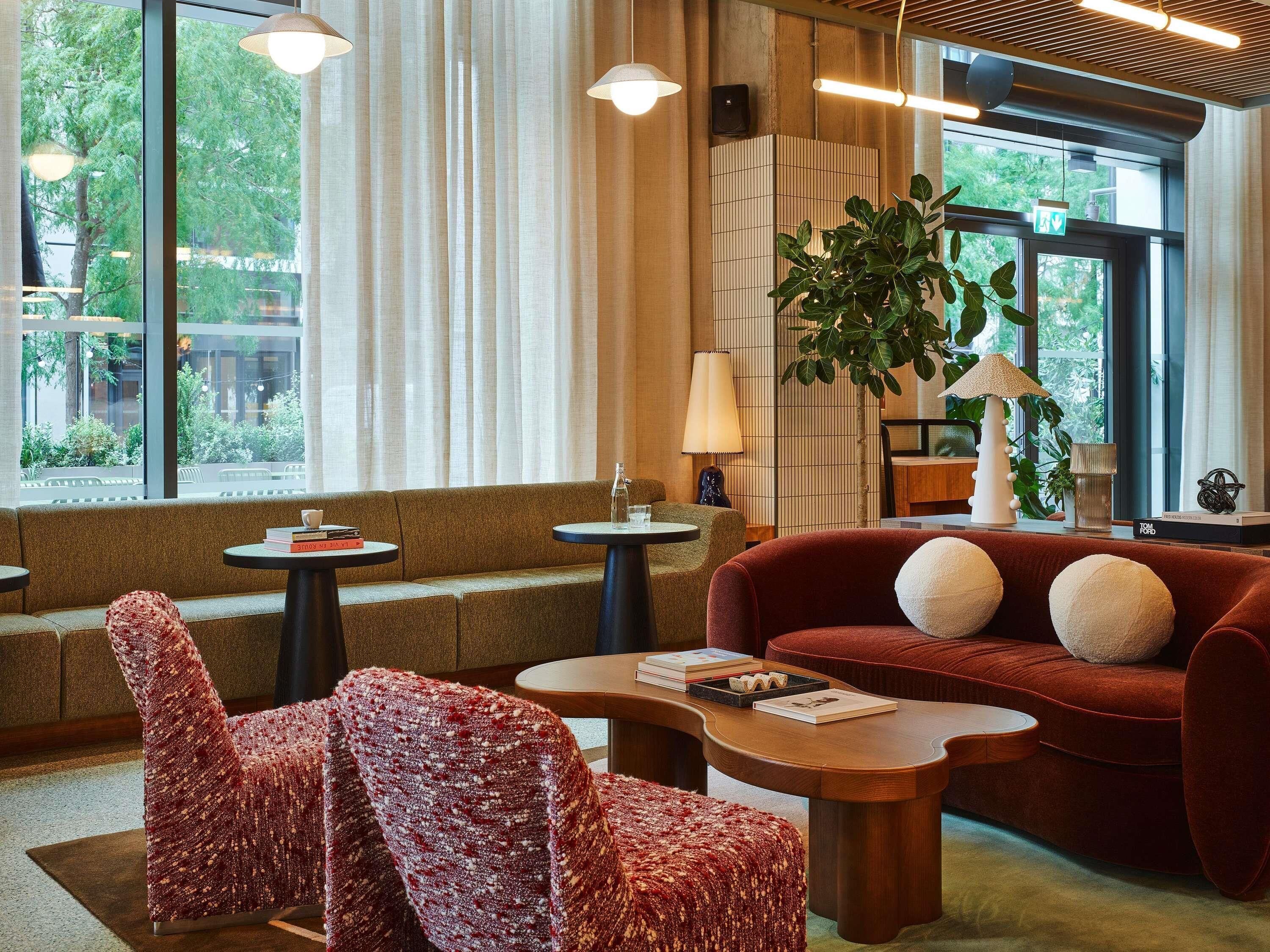 المنشأة من الخارج