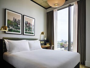 Premium bedding, in-room safe, desk, laptop workspace - Tribe London Canary Wharf (London)