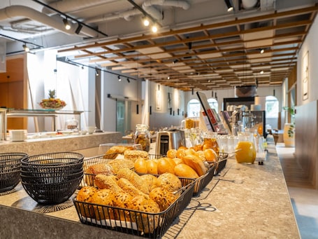 Daily buffet breakfast (EUR 18.50 per person)