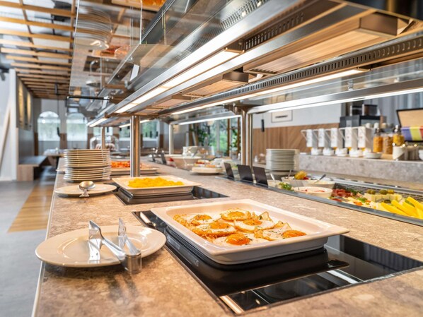 Daily buffet breakfast (EUR 18.50 per person) - Ibis Styles Graz Messe (Graz)