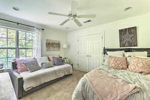 5 bedrooms, iron/ironing board, free Internet, bed sheets