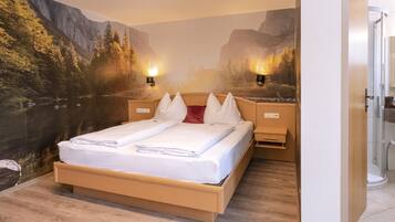 Comfort Double Room | 1 bedroom, hypo-allergenic bedding, memory foam beds, minibar