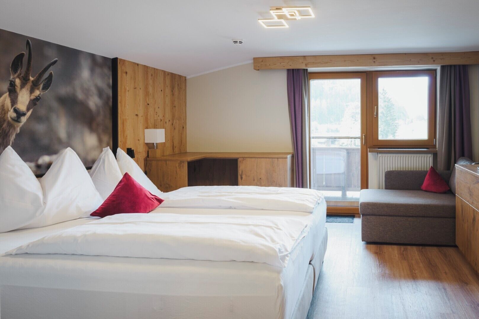 普通客房 | 低過敏寢具、記憶床墊、迷你吧、書桌