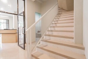 Interior - Reddoorz Plus @ Karapitan Street (Bandung)