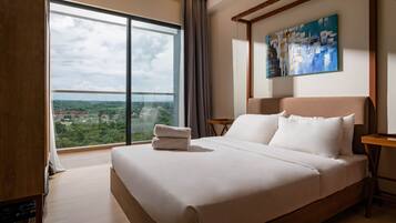 Edredons de pluma, cofres nos quartos, cortinas blackout