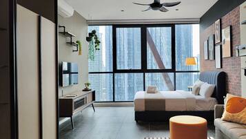 Habitación junior (Suites) | Ropa de cama de alta calidad, muebles diferentes y escritorio