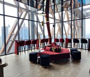 Bar (en la propiedad)