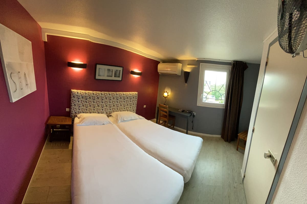 Comfort Twin Room