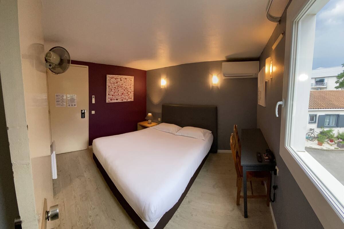 comfort double room | premium bedding, desk, free wifi, bed sheets