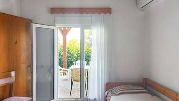 1 bedroom, WiFi, bed sheets
