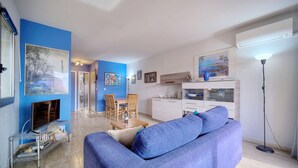 Unclassified image, 5 of 36, button - Very pleasant 2 room apartment close to the beaches (Cannes)