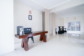 Lobby - Urbanview Hotel AVA Banjarmasin (Banjarmasin)