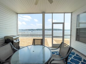 屋外ダイニングエリア