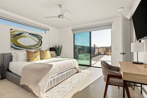 3 多间卧室、办公桌、熨斗/熨衣板、旅行婴儿床