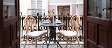 舒適客房 | 露台/庭院