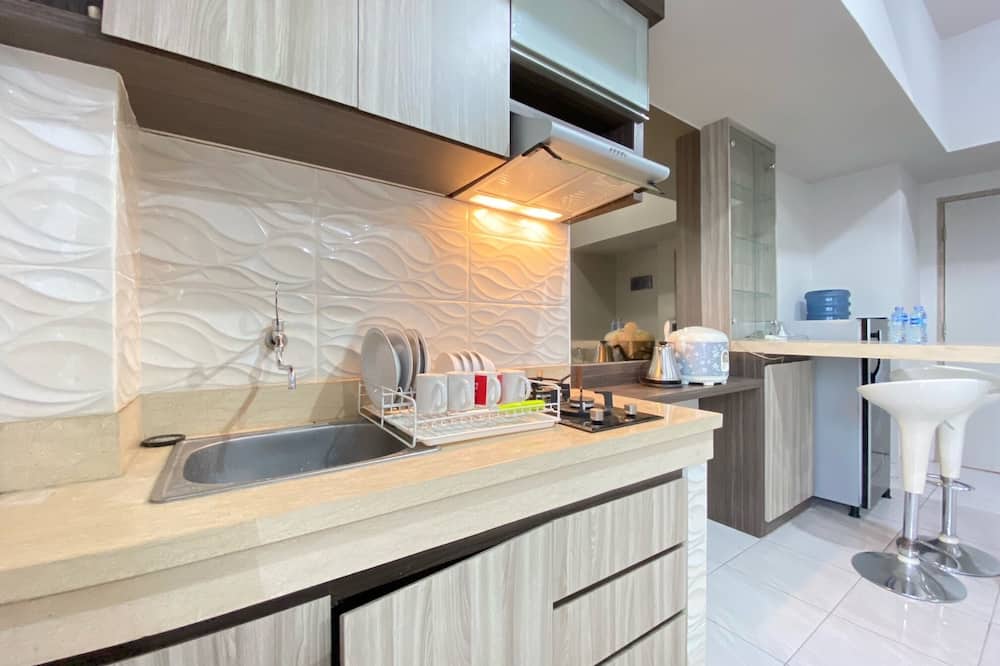 Spacious And Homey 2Br Apartment At Newton Residence
