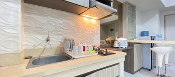 Spacious And Homey 2Br Apartment At Newton Residence