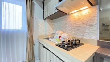 Apartamento, 2 habitaciones | Cocina privada | Frigorífico y utensilios de cocina