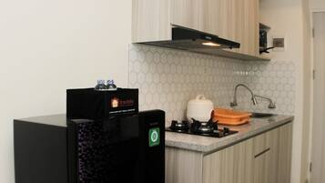 Apartment | Private kitchen | Fridge, cookware/dishes/utensils
