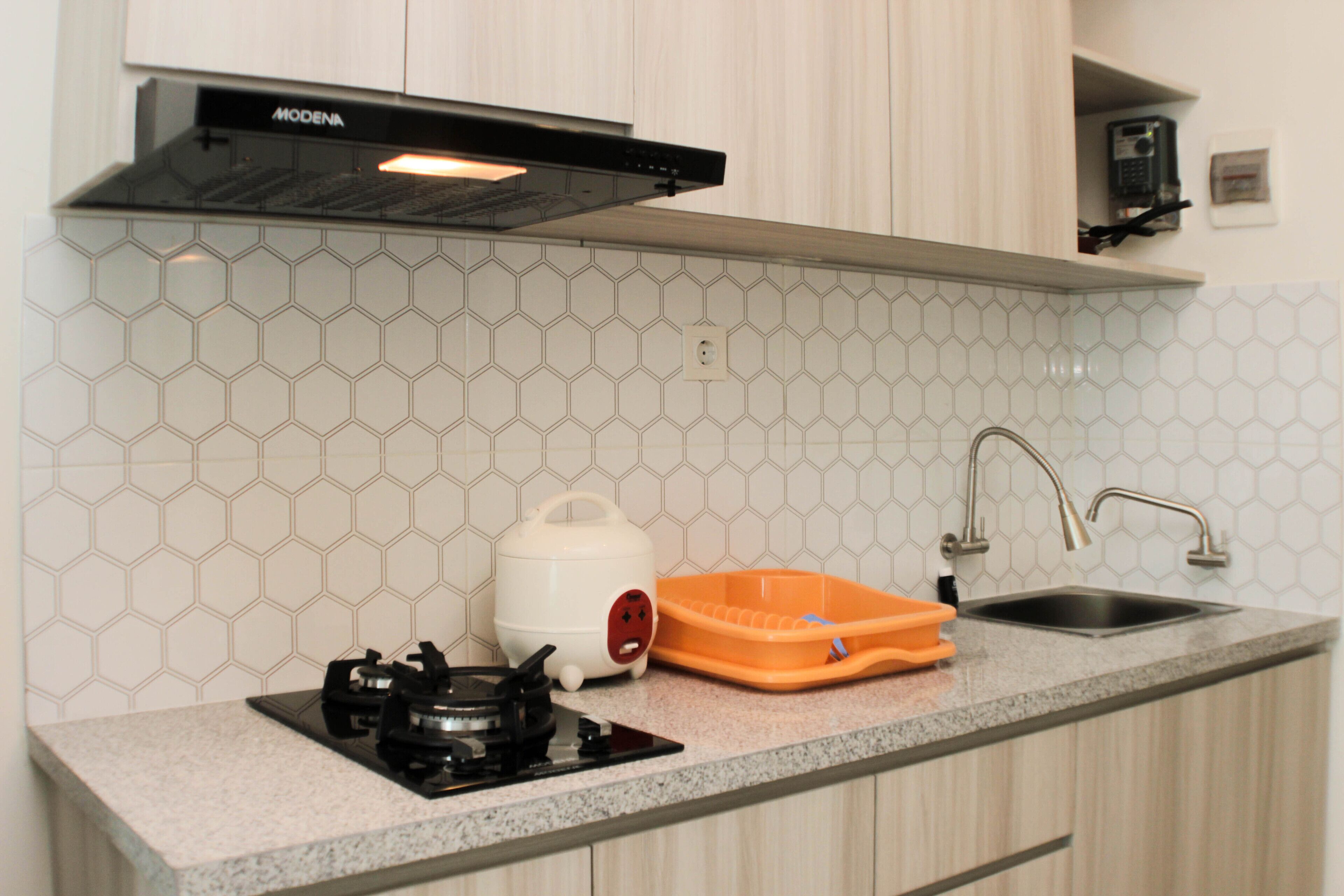 Apartamento | Cozinha privada | Geladeira, talheres/pratos/utensílios de cozinha