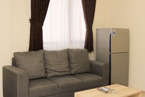 Living area - Luxury And Comfy 2Br At Meikarta Apartment (Cikarang)