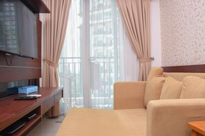 Căn hộ, 1 phòng ngủ | Khu phòng khách | TV