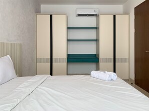 Apartment, 2 Bedrooms | Individually decorated, individually furnished, iron/ironing board