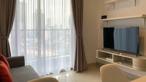 Apartment, 2 Bedrooms | Seterika/papan seterika, Wi-fi percuma, dihias secara berasingan 