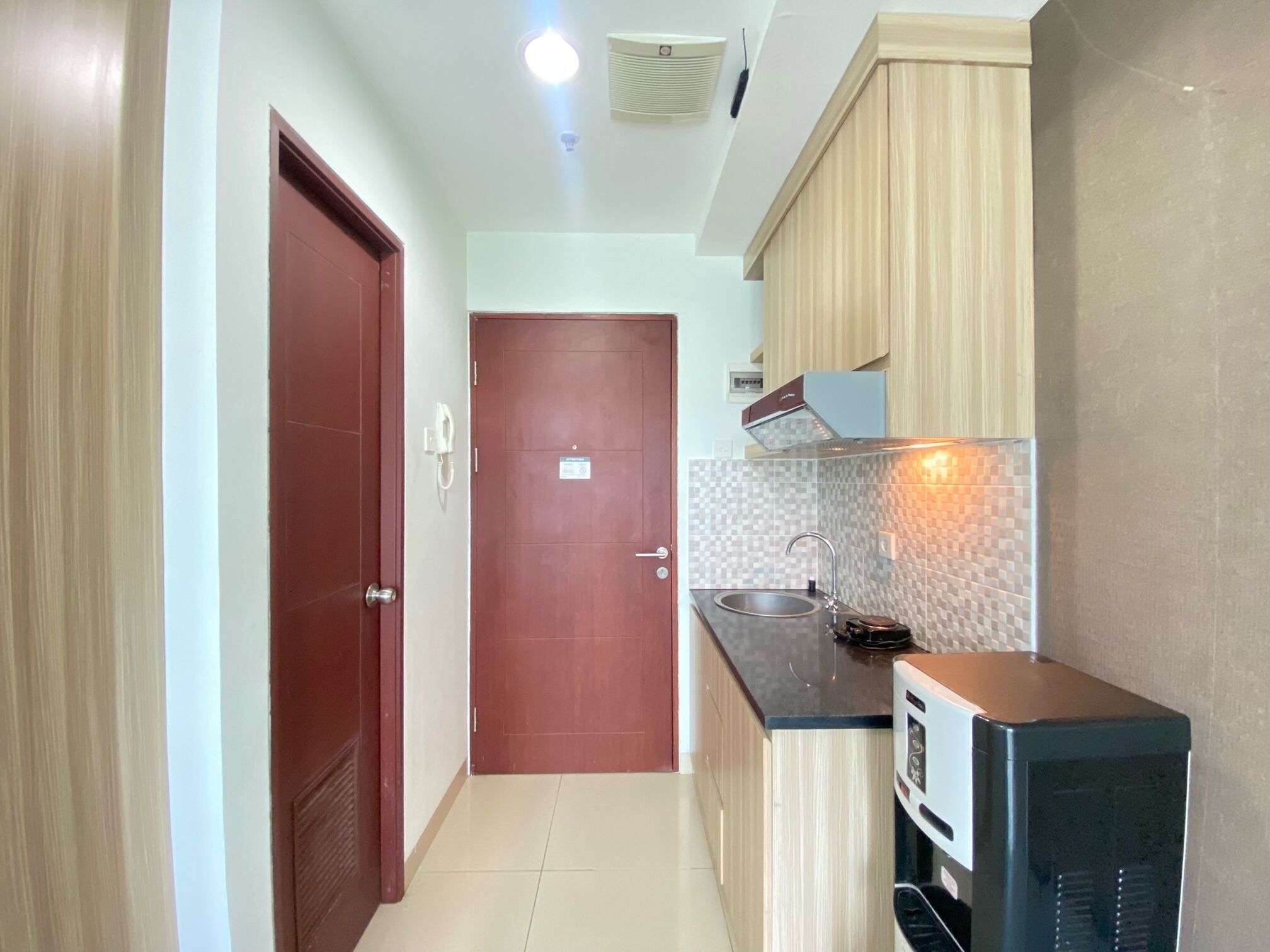 Appartement | Cuisine privée | Réfrigérateur, batterie de cuisine, vaisselle et ustensiles