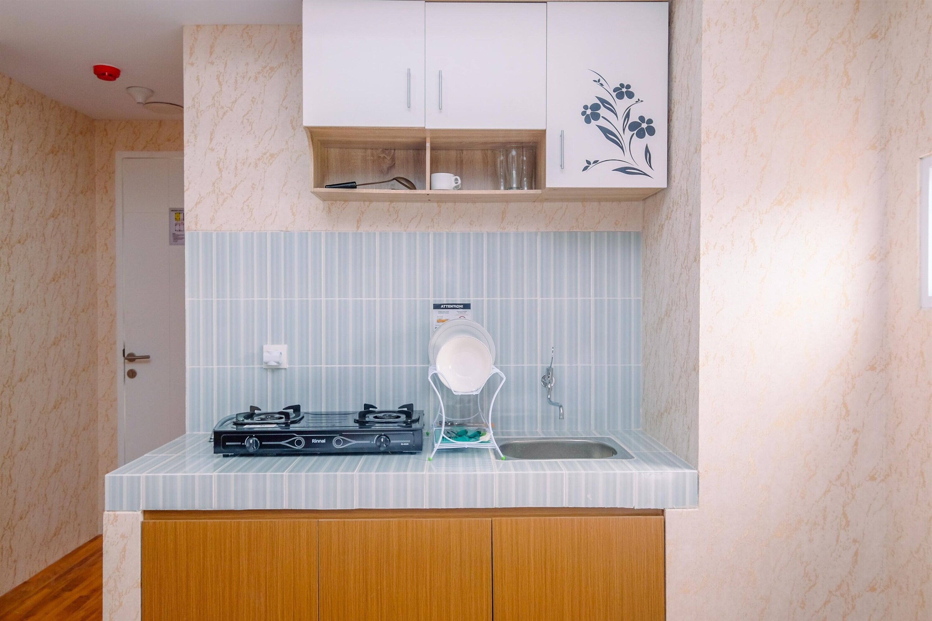 Departamento | Cocina privada | Refrigerador y utensilios de cocina 