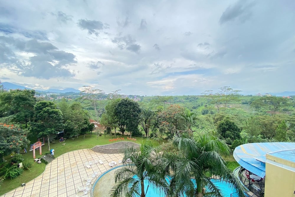 Bohemian Spacious 2Br Apartment At Marbella Suites Dago Pakar Bandung