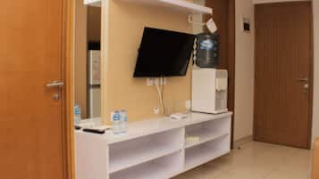 Apartment, 2 Bedrooms | Living area | TV