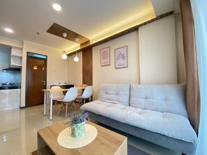 Interior - Cozy Well Furnished Deluxe 2Br At Gateway Pasteur Apartment (Cimahi)