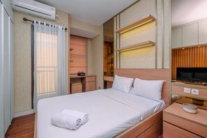 Individually decorated, individually furnished, free WiFi - Cozy Studio At Transpark Cibubur Apartment (Depok)