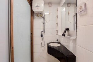 Bathroom - Cozy Living Studio Room At Sky House Bsd Apartment (Pagedangan)