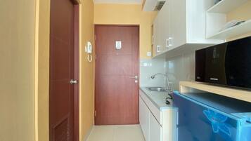 Apartment | Dapur peribadi | Peti sejuk, dapur, alat memasak/pinggan mangkuk/perkakas dapur