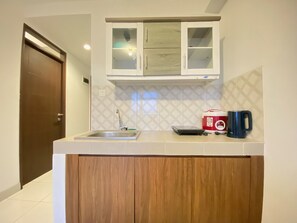 Private kitchen - Gorgeous 2Br Apartment At Mekarwangi Square Cibaduyut (Bandung)